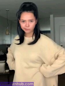 Bella Poarch Foto carine AF