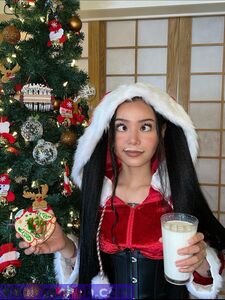 Bella Poarch Lindas Fotos de Navidad