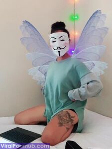 Fughe Nude di Bella Poarch