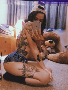 Fughe Nude di Bella Poarch