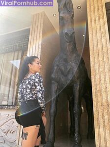 Fughe Nude di Bella Poarch