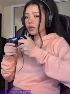 Fughe Nude di Bella Poarch