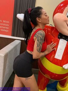 Fughe Nude di Bella Poarch