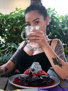 Fughe Nude di Bella Poarch