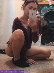 Fughe Nude di Bella Poarch