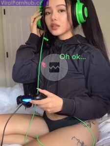 Fughe Nude di Bella Poarch