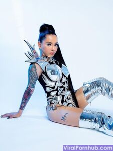 Fughe Nude di Bella Poarch