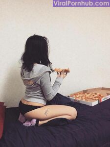 Fughe Nude di Bella Poarch