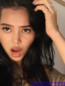 Fughe Nude di Bella Poarch