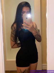 Fughe Nude di Bella Poarch