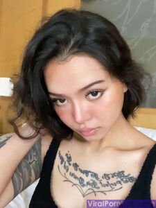 Fughe Nude di Bella Poarch