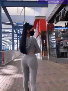 Fughe Nude di Bella Poarch