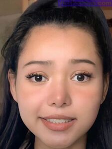 Photos sexy en gros plan de Bella Poarch