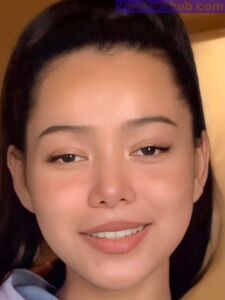 Photos sexy en gros plan de Bella Poarch