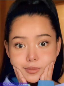 Photos sexy en gros plan de Bella Poarch