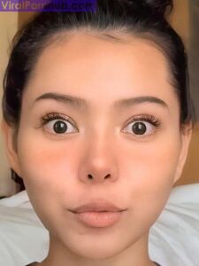 Bella Poarch'un seksi yakın çekim fotoğrafları