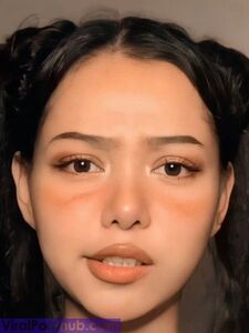 Bella Poarch'un seksi yakın çekim fotoğrafları