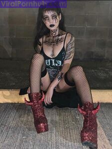 Foto sexy di Bella Poarch