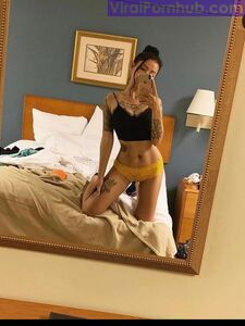 Foto sexy di Bella Poarch