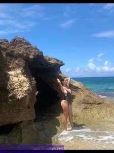 Foto sexy di Bella Poarch