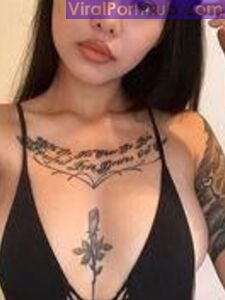 Foto sexy di Bella Poarch