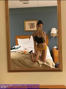 Selfies Sexy da Bella Poarch