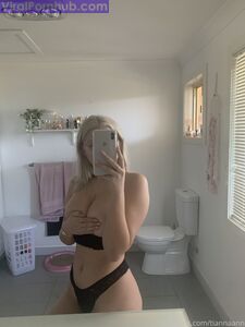 Fughe dell'album nudo di Tianna Ann su Onlyfans