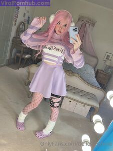 Ensemble de chambre payé par Belle Delphine divulgué - fuites Onlyfans