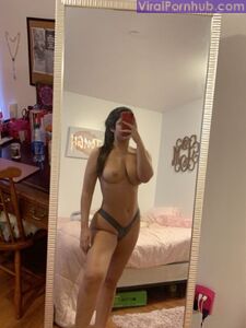 SUPERBE BABE NRI INDIENNE PHOTOS AUTOPORTRAIT FUITÉES