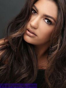 SUPERBE BABE NRI INDIENNE PHOTOS AUTOPORTRAIT FUITÉES