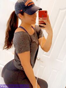 SUPERBE BABE NRI INDIENNE PHOTOS AUTOPORTRAIT FUITÉES