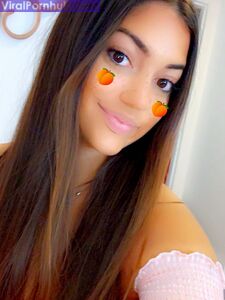 SUPERBE BABE NRI INDIENNE PHOTOS AUTOPORTRAIT FUITÉES