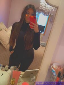 SUPERBE BABE NRI INDIENNE PHOTOS AUTOPORTRAIT FUITÉES