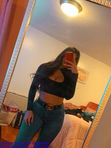 SUPERBE BABE NRI INDIENNE PHOTOS AUTOPORTRAIT FUITÉES