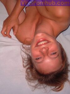 La carina Jenny amatoriale posa nuda