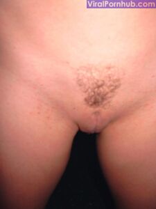 La carina Jenny amatoriale posa nuda