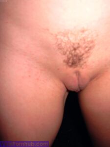 La carina Jenny amatoriale posa nuda