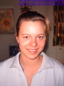 La carina Jenny amatoriale posa nuda