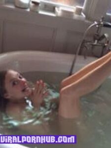 Amanda Seyfried Nude Photos And Sex Tape Leaked