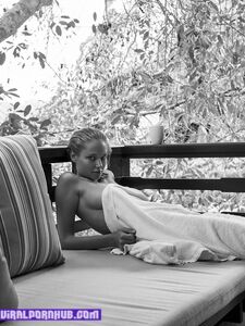 Fotos desnudas de Genevieve Morton filtradas