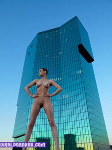 Sextape et photos nues de Nina Burri divulgués