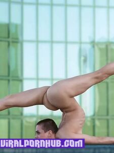 Sextape et photos nues de Nina Burri divulgués