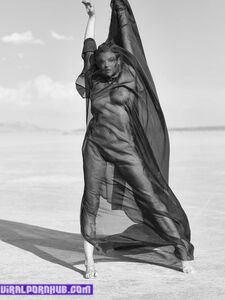 Sextape et photos nues de Nina Burri divulgués