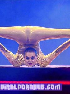 Sextape et photos nues de Nina Burri divulgués