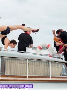 Sextape et photos nues de Nina Burri divulgués