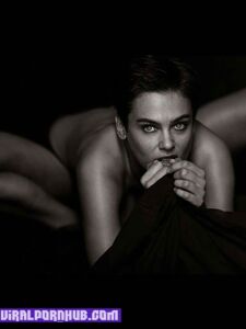 Sextape et photos nues de Nina Burri divulgués