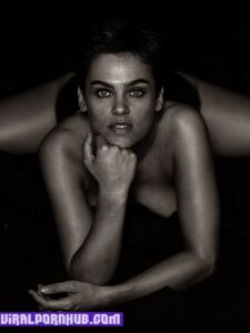 Sextape et photos nues de Nina Burri divulgués