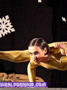 Sextape et photos nues de Nina Burri divulgués