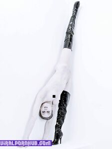 Sextape et photos nues de Nina Burri divulgués