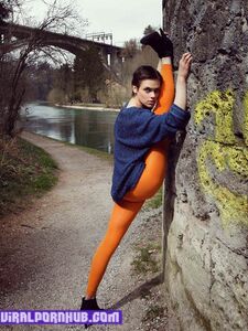 Sextape et photos nues de Nina Burri divulgués